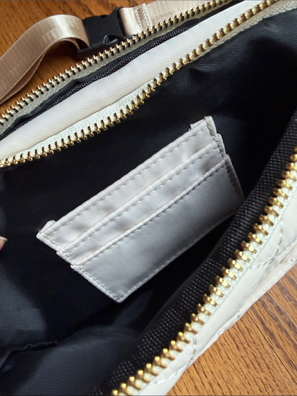 ZORFIN Quilted Fanny Pack / Belt Bag Crossbody Bag with Gold Zip.New without tag - Picture 6 of 9